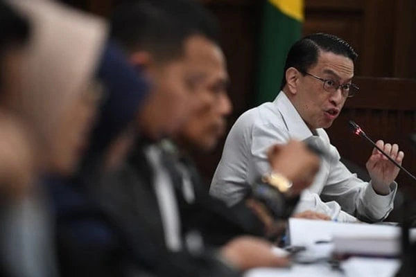 Feri Amsari Soroti Kasus Tom Lembong: Peradilan Bernuansa Dendam Politik?