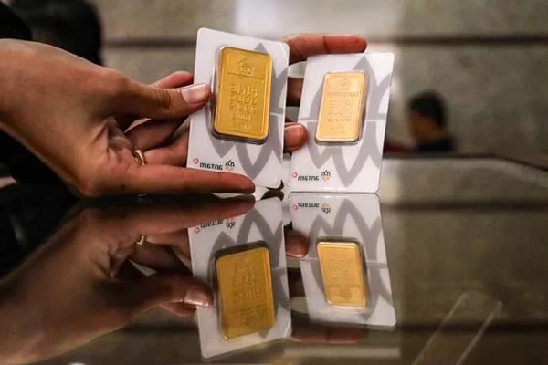 Harga Emas Antam Hari Ini Anjlok ke Bawah Rp 1,9 Juta/Gram, Terendah dalam Sebulan!